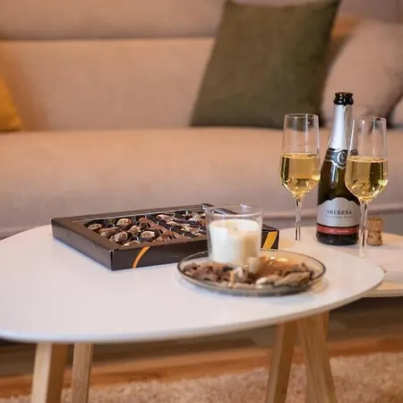 דירה Hiska Soncni Hrib. נובו מסטו