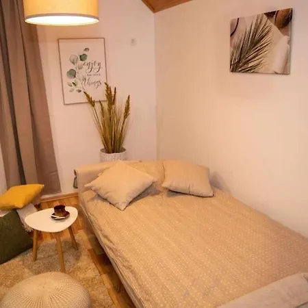 Hiska Soncni Hrib. * נובו מסטו